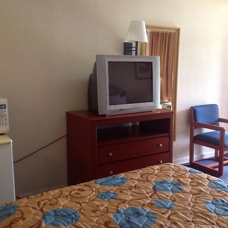 Days Inn Panama City 23Rd Street Exteriör bild