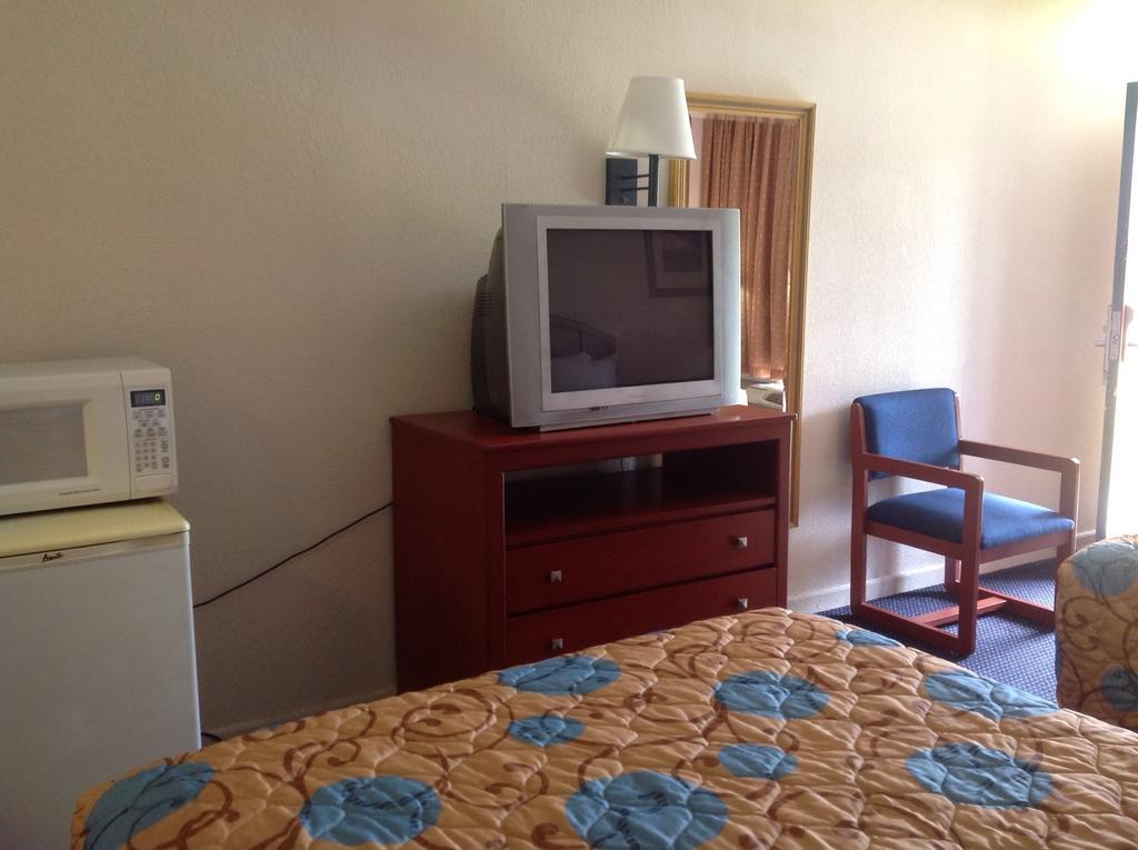 Days Inn Panama City 23Rd Street Exteriör bild